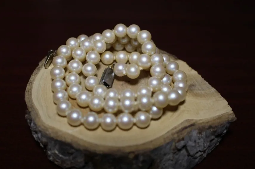 pearl necklace