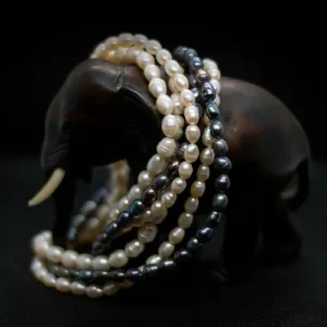 pearls necklaces with various colors